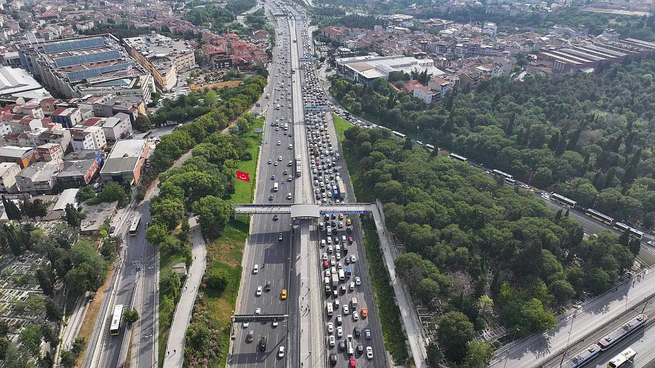 İstanbul'da Trafik Kapatılınca Kadıköy Yönünde Yoğunluk Başladı