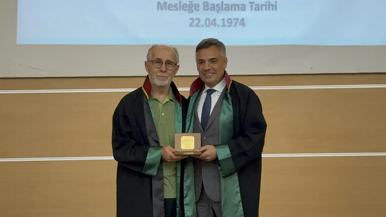 Konya' da avukatlar için ödül töreni düzenledi