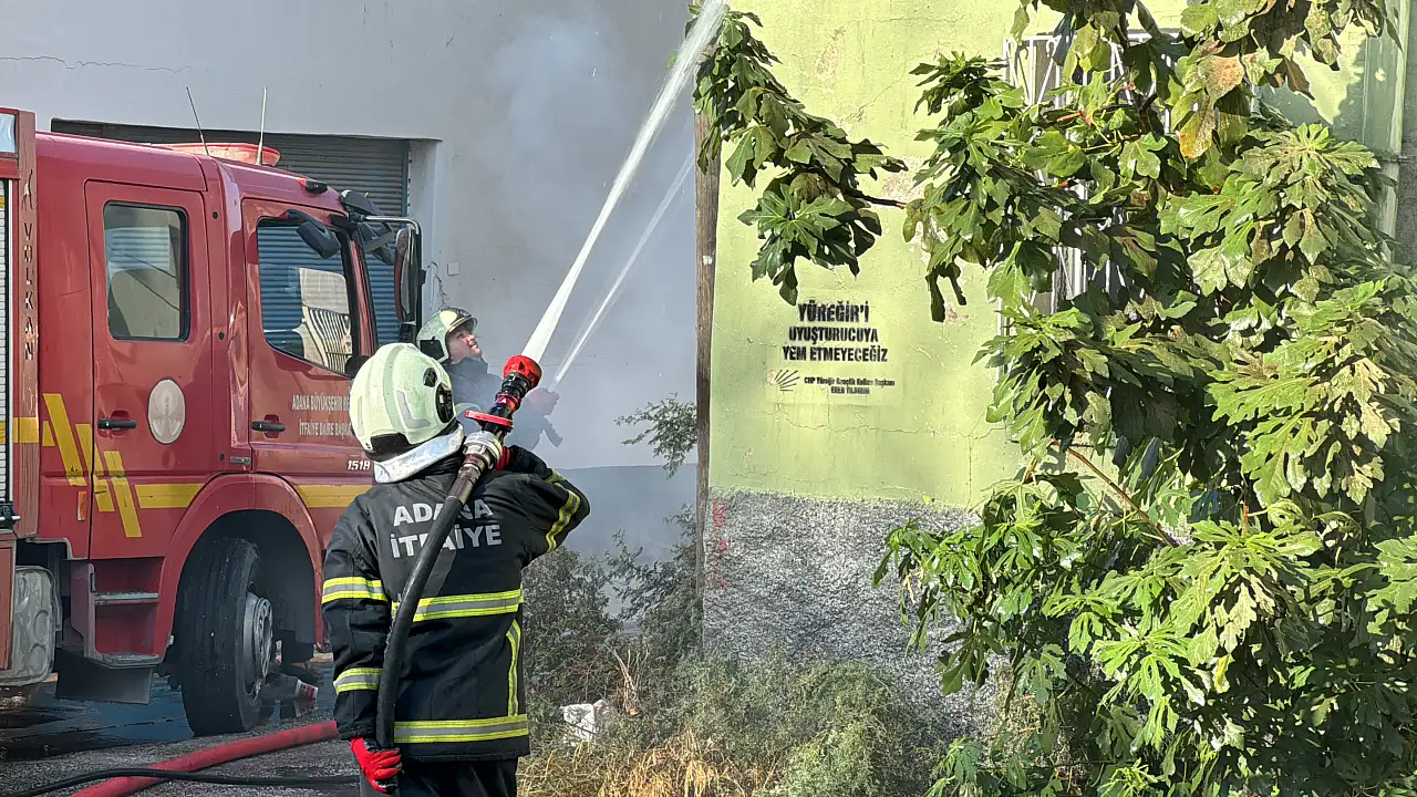 Mobilya imalathanesinde korkutan yangın