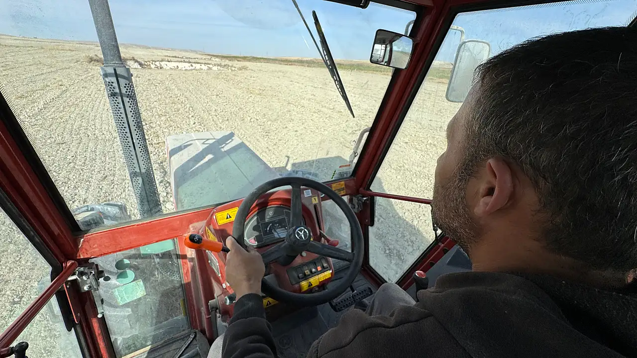 Konya'daki 8 obruklu tarlada zor şartlarda ekim yapıldı