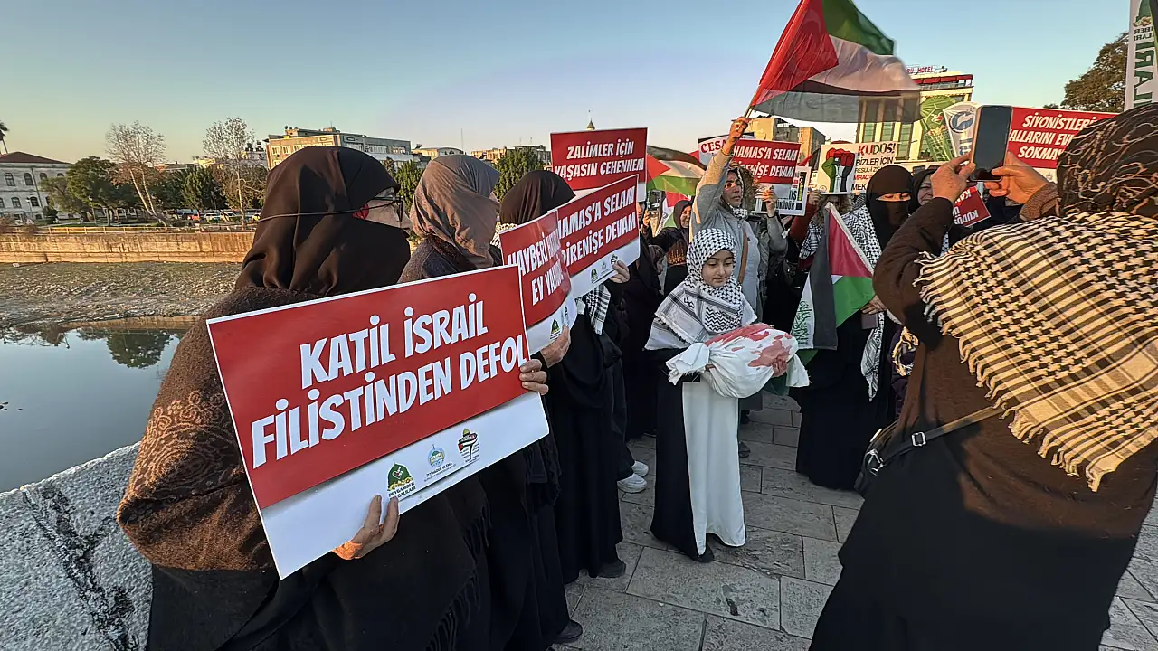 İsrail'in Filistin'e yönelik saldırıları protesto ediliyor