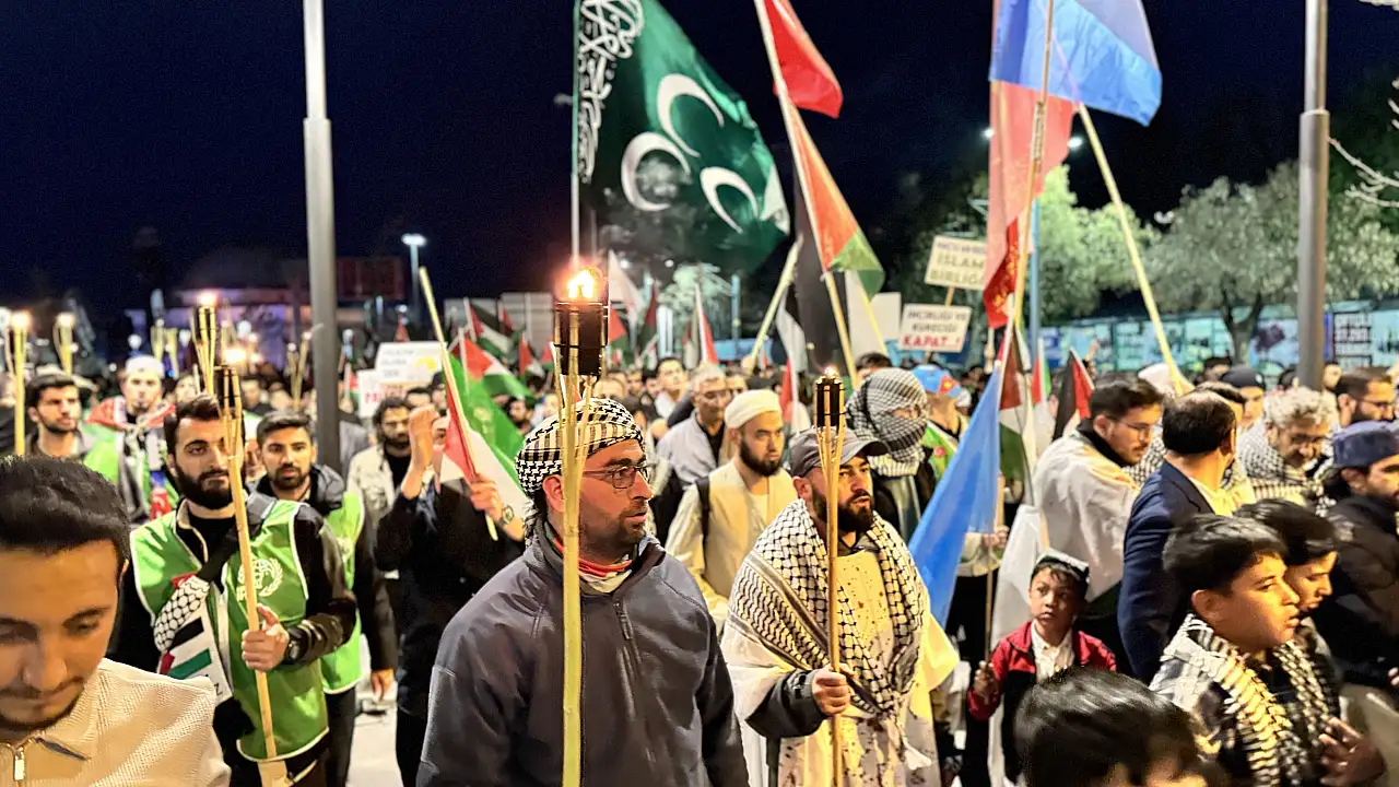 Konya'dan Gazze'ye destek yürüyüşü: 'Gazze Ölüyor Ayağa Kalk'