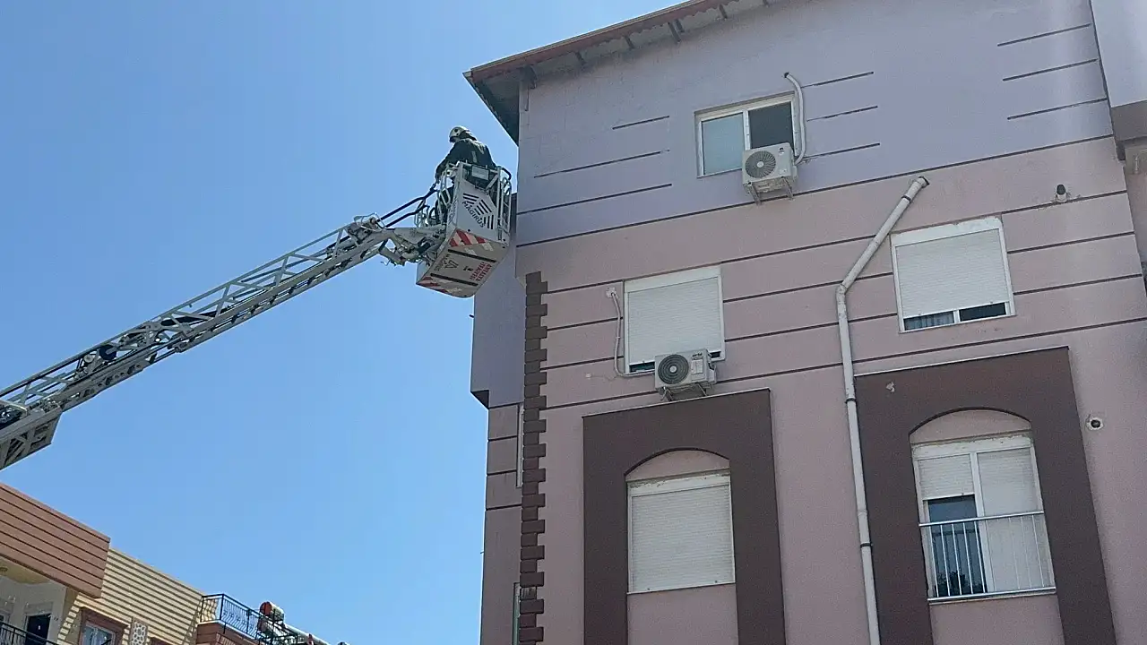 4 katlı apartmanda korkutan yangın