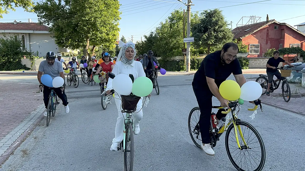 Konya'da düğün hazırlığına sıra dışı dokunuş: Bisiklet konvoyu