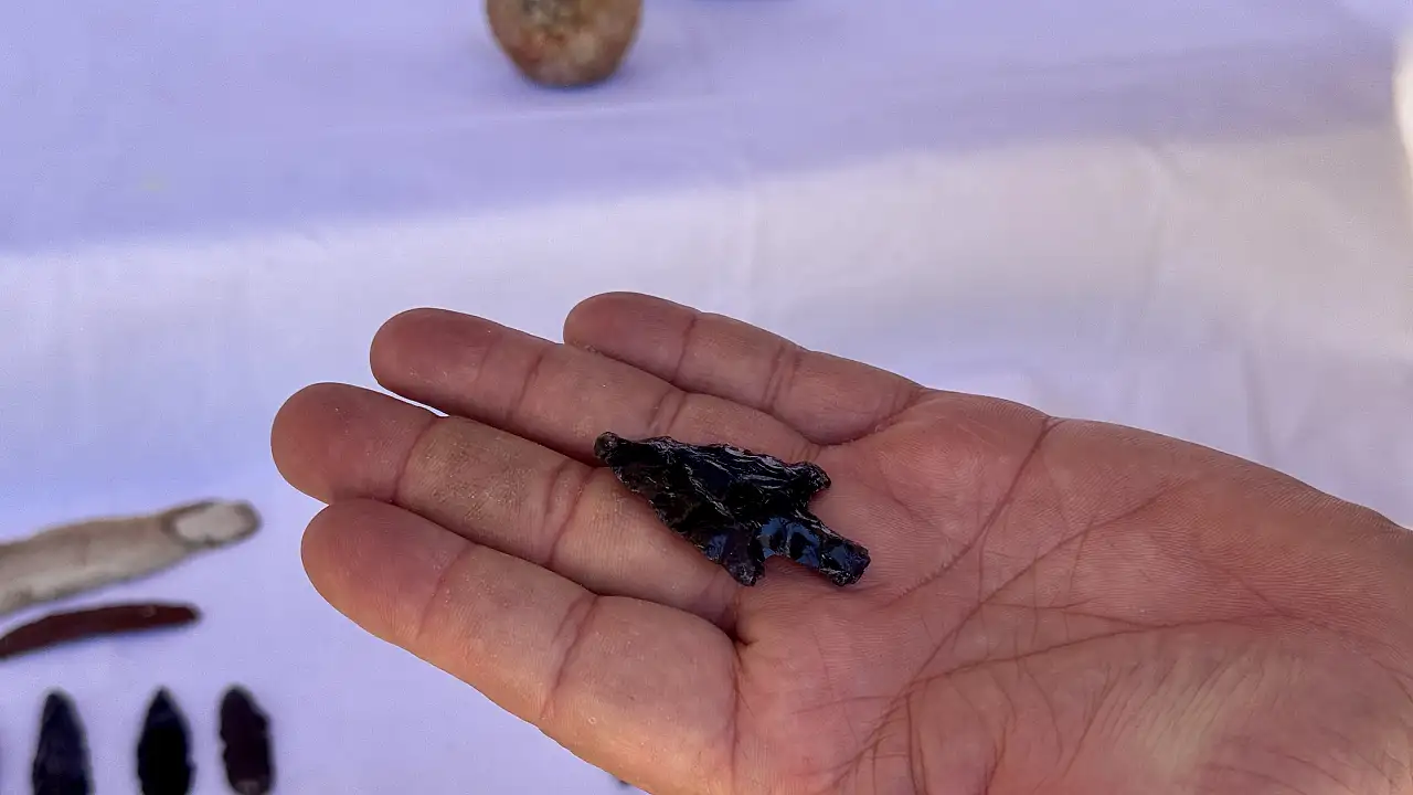 Konya'da 5 bin yıllık 'insan yüzlü' çömlek parçası gün yüzüne çıkarıldı