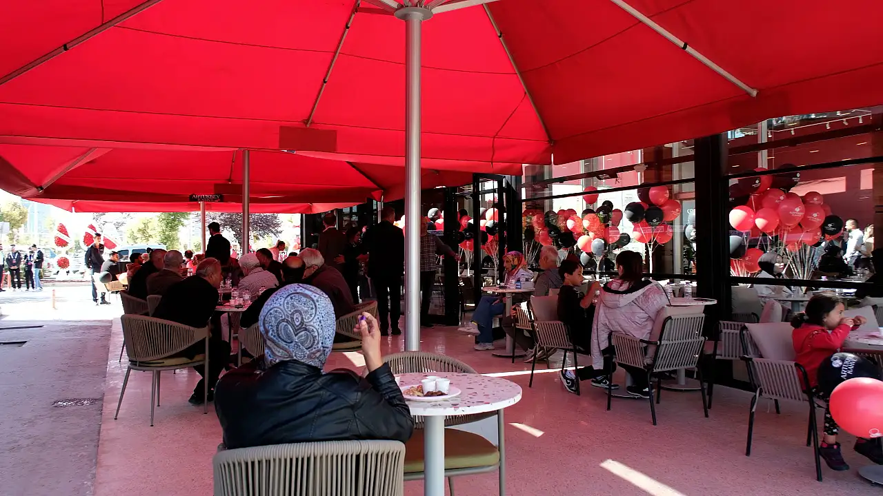 Bir Fincandan Diğerine Akan Lezzet: Artukbey Kahve Selçuklu'da!