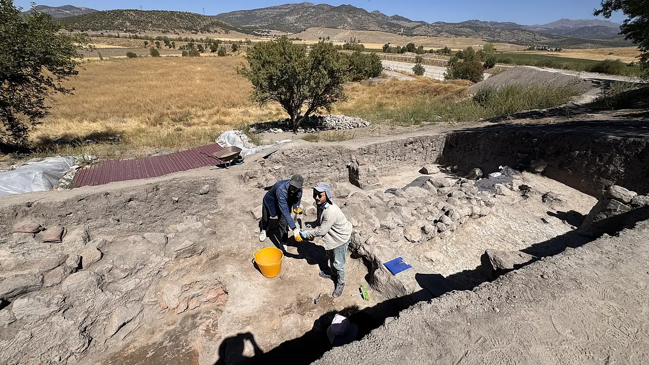 Konya'da binlerce yıl önce yanmış ceset bulundu