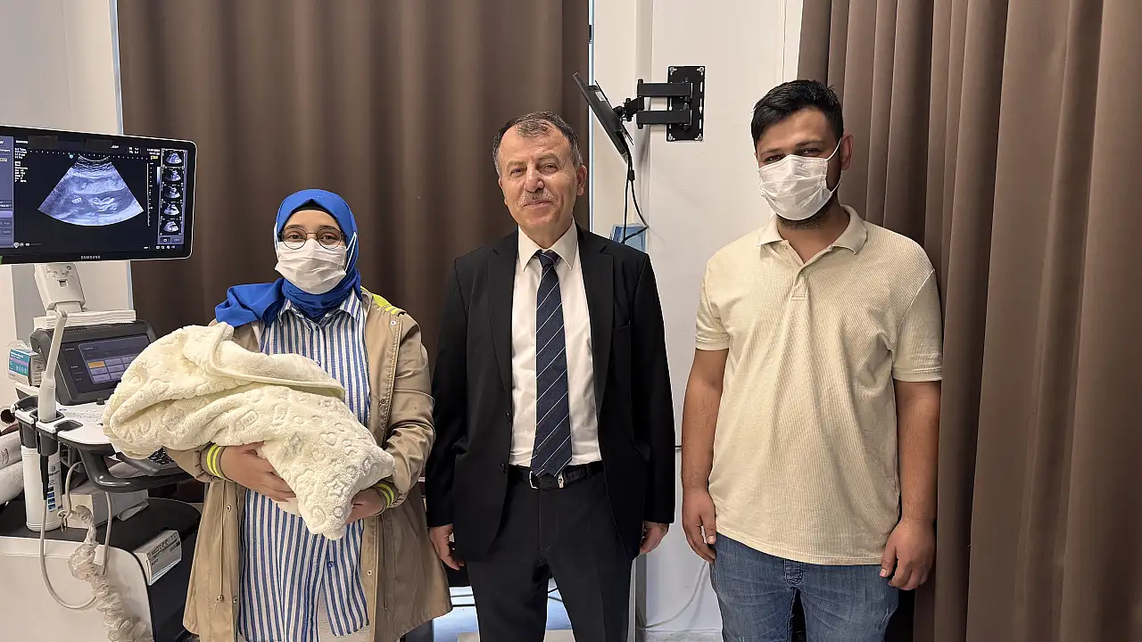 Konya'da ender görülen müdahale: Bebeğin gelişmeyen uzuvları anne karnında kurtarıldı