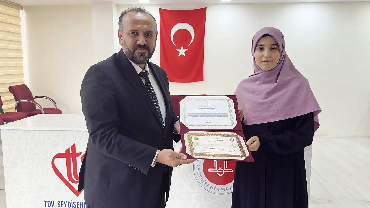 Seydişehir'de Kur'an sevdalıları belgelerini aldı