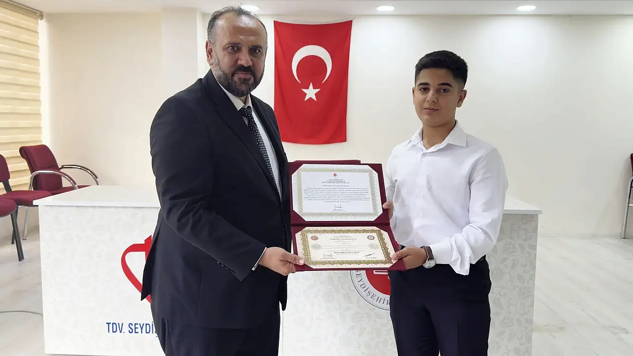 Seydişehir'de Kur'an sevdalıları belgelerini aldı