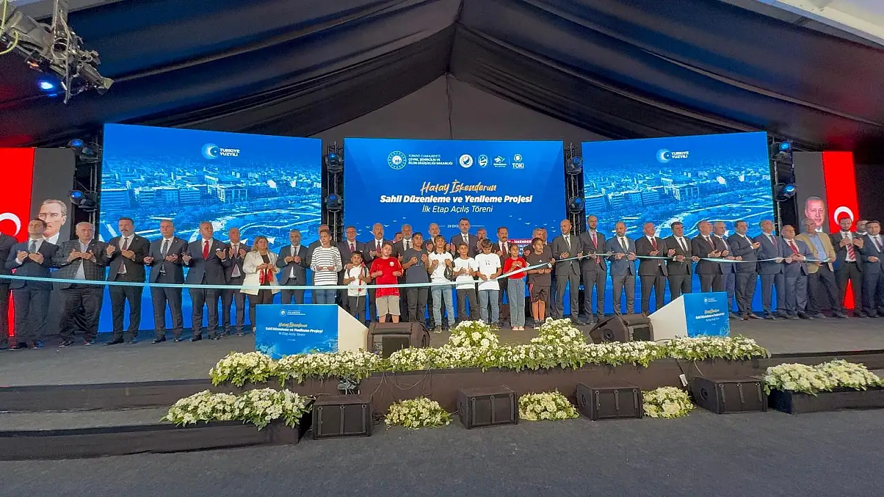 Bakan Kurum: 2025'in sonunda 453 bininci evin anahtarını da Hatay'da teslim edeceğiz