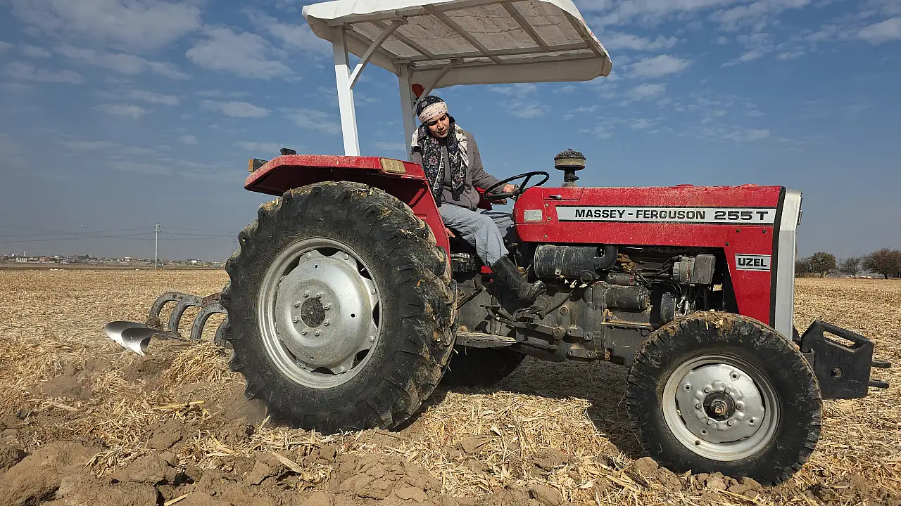 Aksaraylı genç çiftçi Ayşe tarımda ezber bozuyor