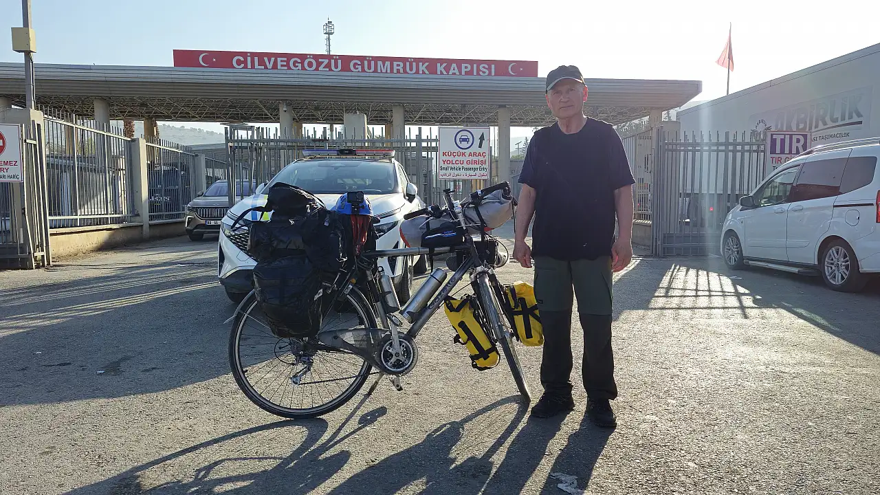 Balıkesir'den çıktı, Konya yollarını aştı: Bisikletli Suriye'de