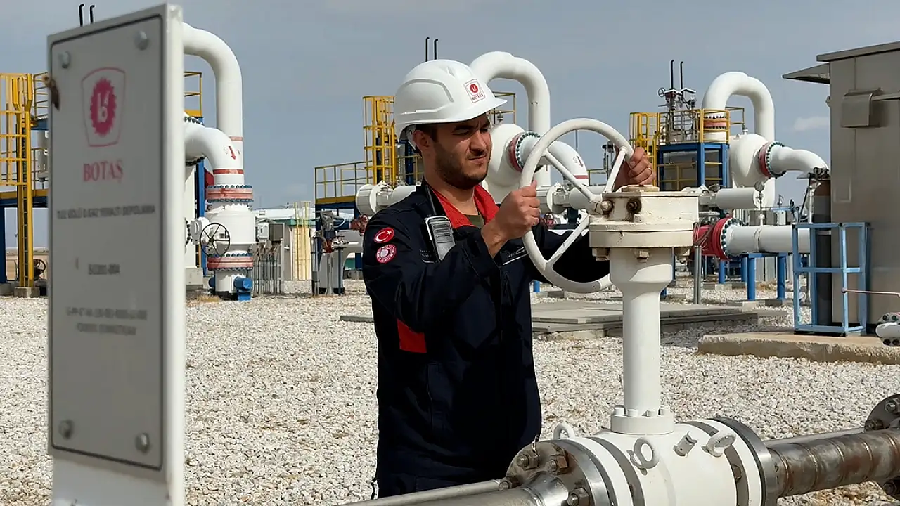 Enerji Bakanı Bayraktar: Doğal gaz depoları yüzde 100 doluluğa ulaştı