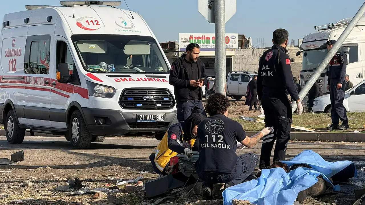 Katliam gibi kaza: TIR iki aracı biçti, 2 ölü 3 yaralı