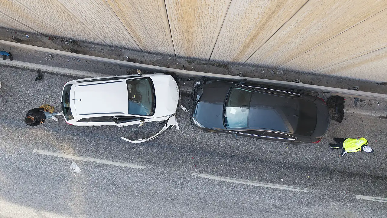 Görünmez tehlike zincirleme kaza getirdi: 4 yaralı