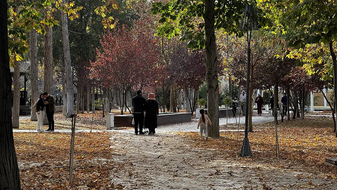 Konya'da yazdan kalma hafta sonu yoğunluğu: Meram sonbaharın renkleriyle büyüledi
