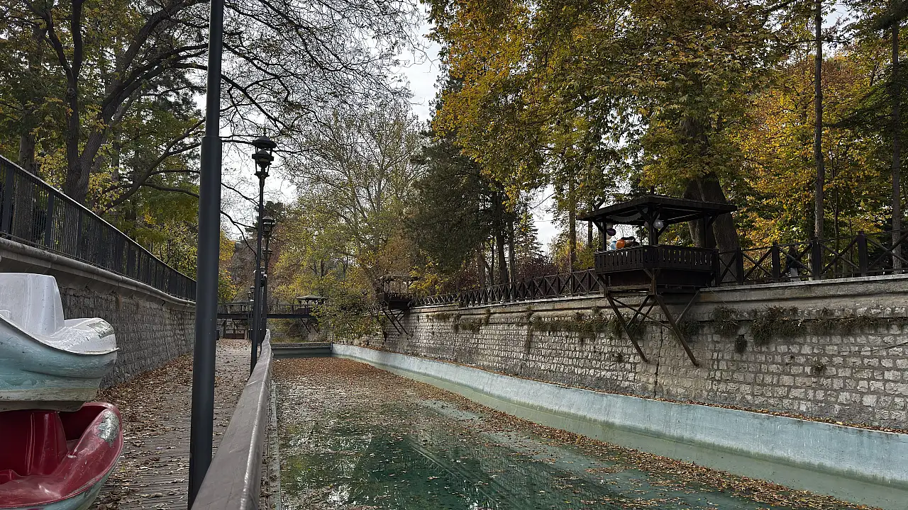 Konya'da yazdan kalma hafta sonu yoğunluğu: Meram sonbaharın renkleriyle büyüledi