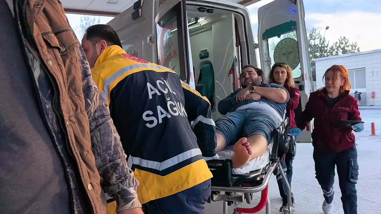 Fabrikada korkutan kaza: 600 kiloluk silindirin altında kaldı