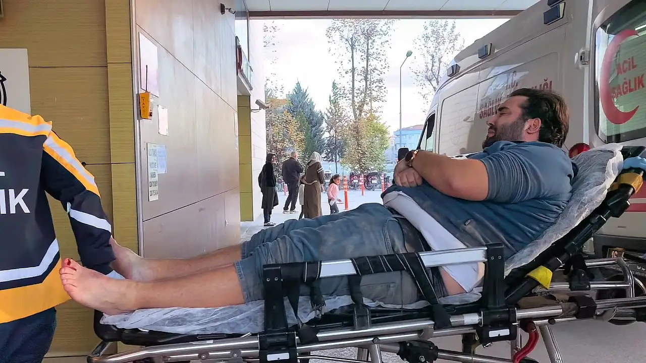 Fabrikada korkutan kaza: 600 kiloluk silindirin altında kaldı