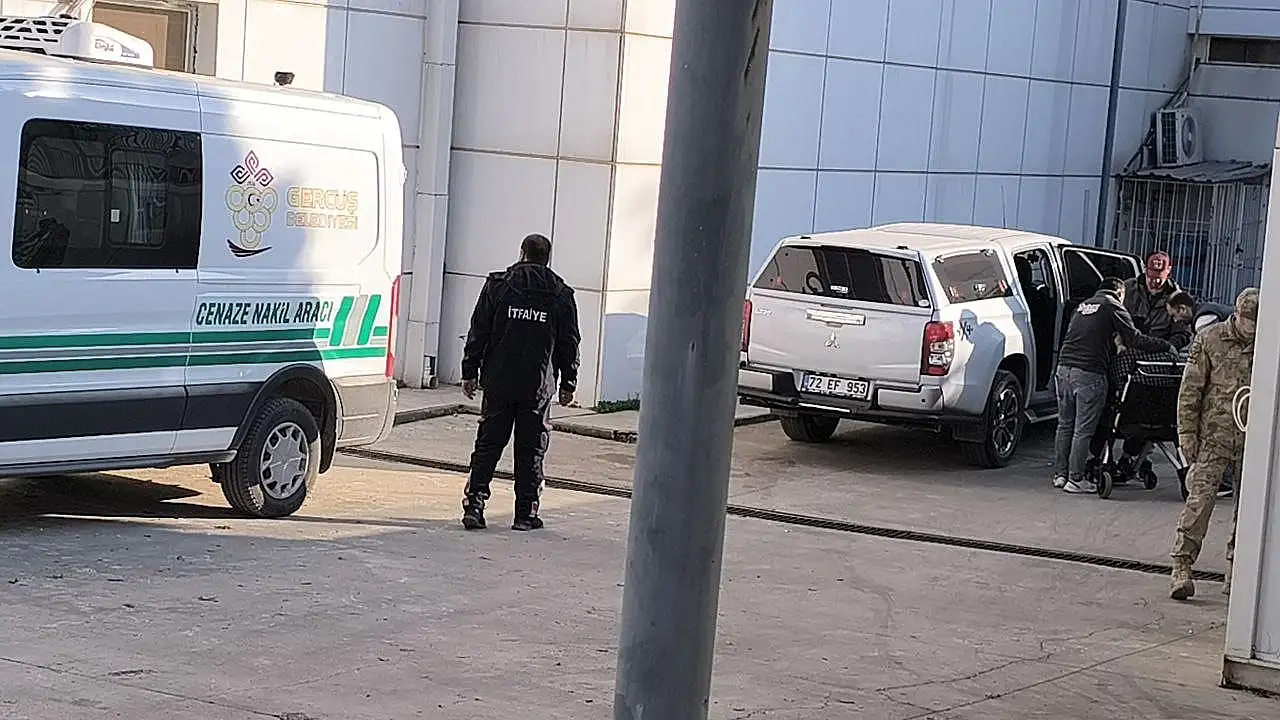 Tarlada traktörün çarptığı küçük İsa kurtarılamadı