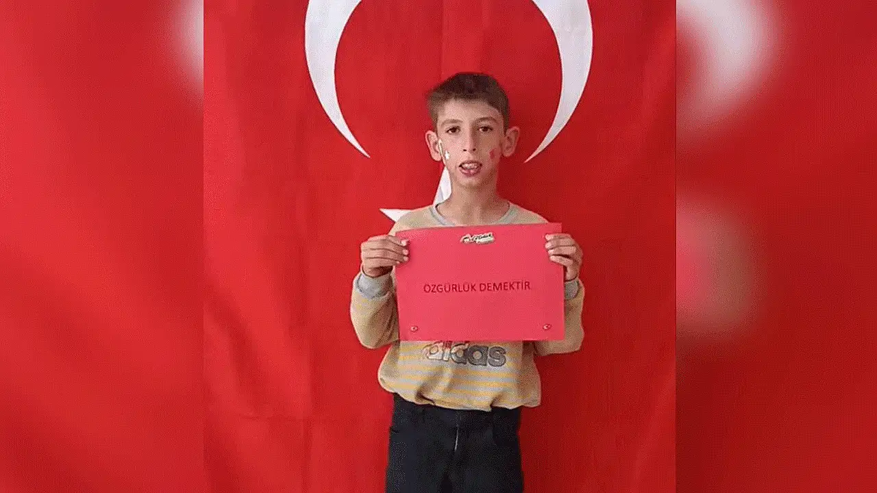 Tarlada traktörün çarptığı küçük İsa kurtarılamadı