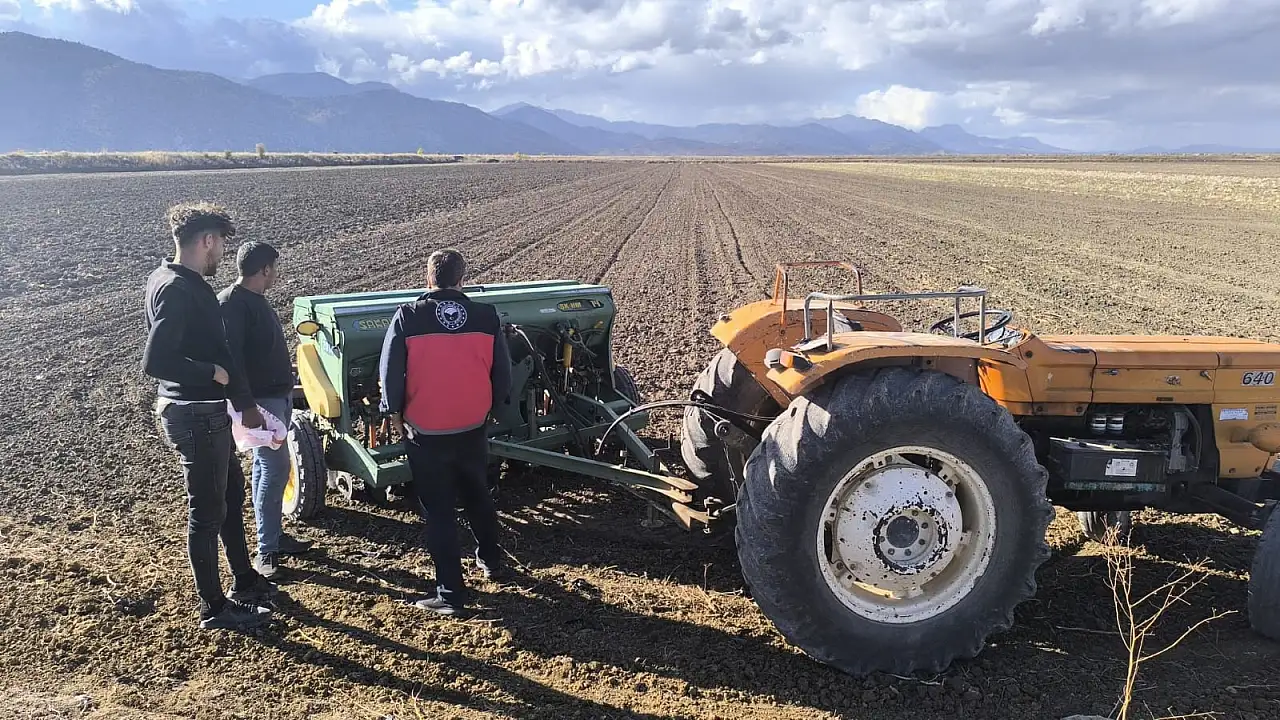 Konya'da bilinçli tarım adımları: Yalıhüyük'te toprak hazırlığı sürüyor