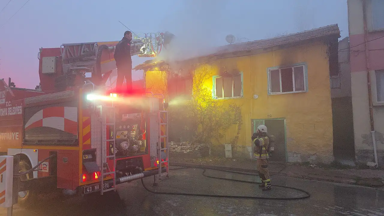 Yaşadığı ev mezarı oldu: 85 yaşındaki kadın yangında hayatını kaybetti!