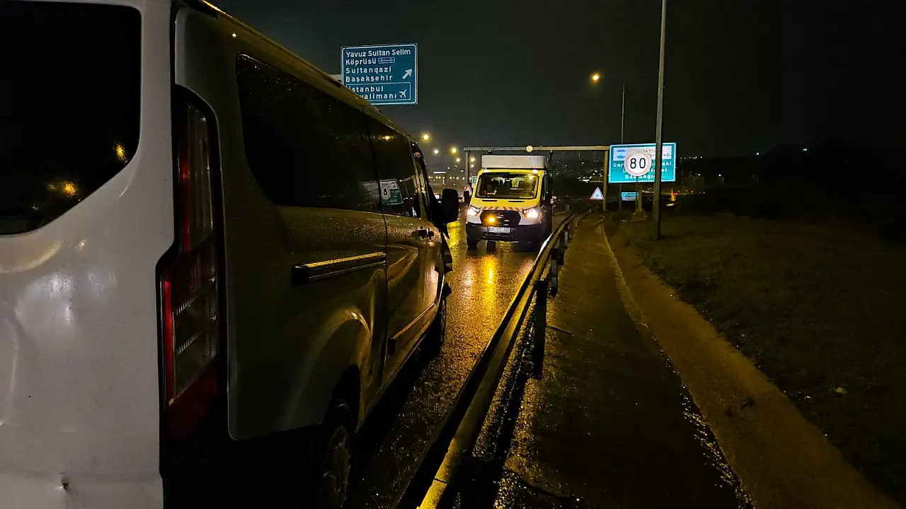 TEM Otoyolu'nda 7 araç birbirine girdi: 2 yaralı!