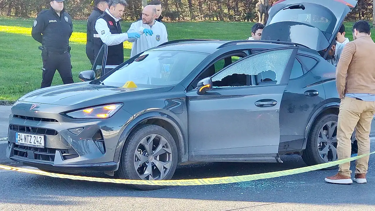 Gündüz vakti otomobile silahlı saldırı: Sürücü hayatını kaybetti