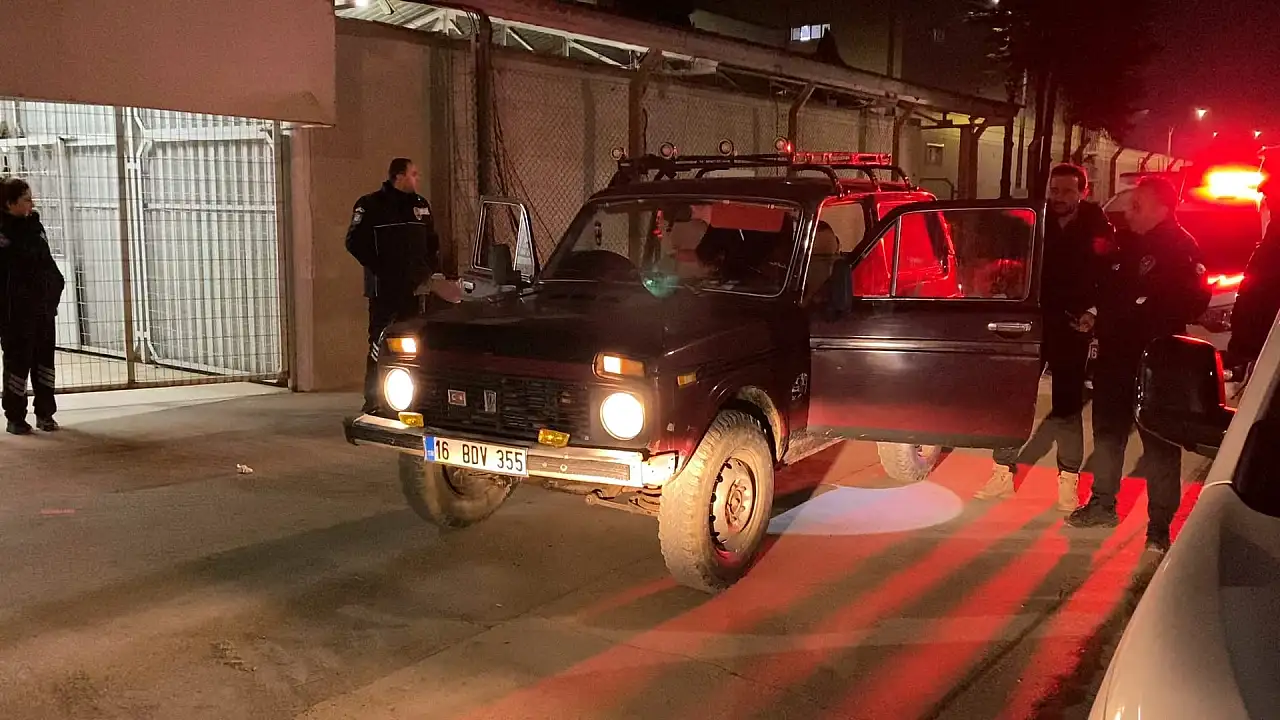 Polisten kaçtı, polis aracına çarptı: Sürücüye ceza yağdı