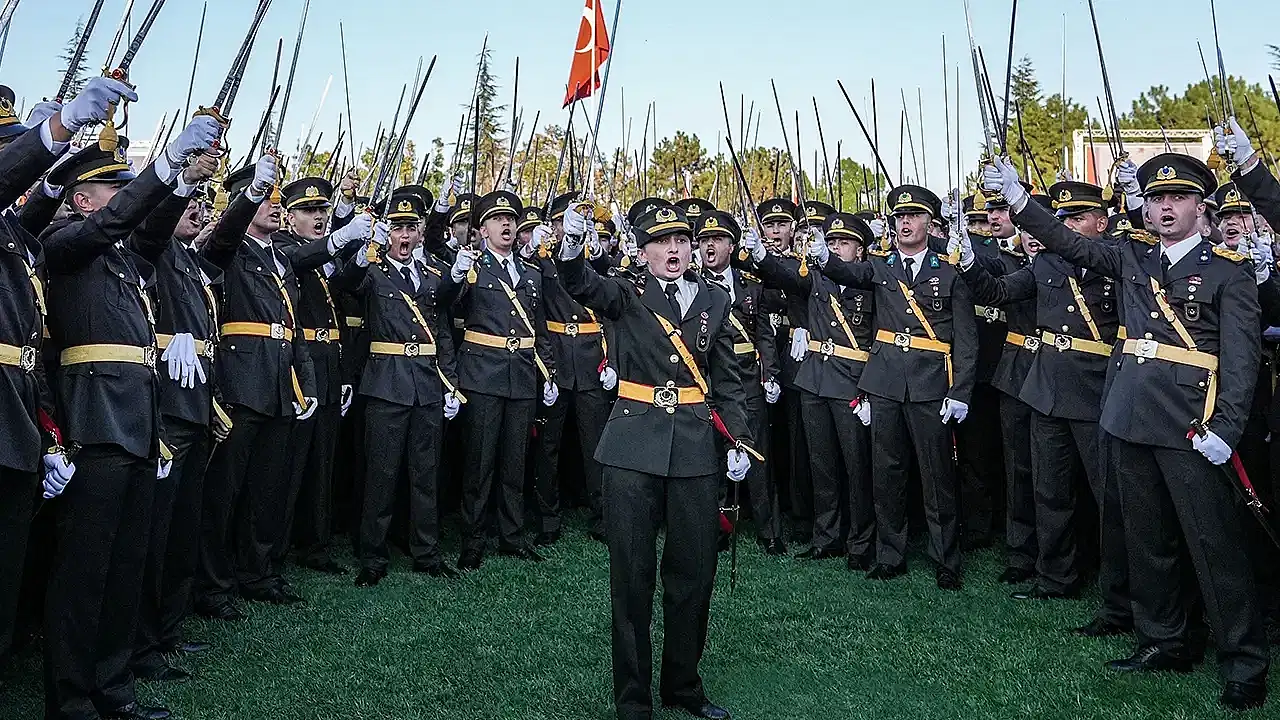 İhraç edilen bir teğmen hakkında daha karar açıklandı