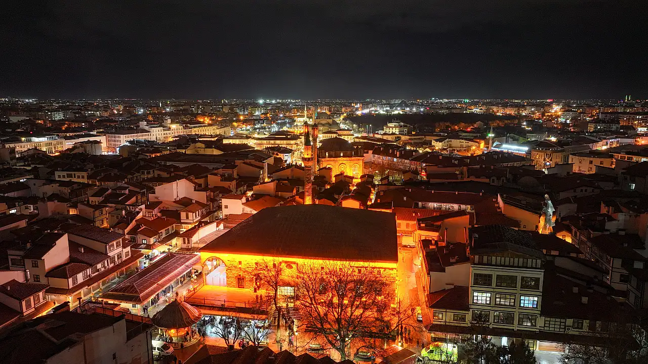 Konya'da Berat Kandili'nin bereketi Kapı Camii'nde paylaşıldı