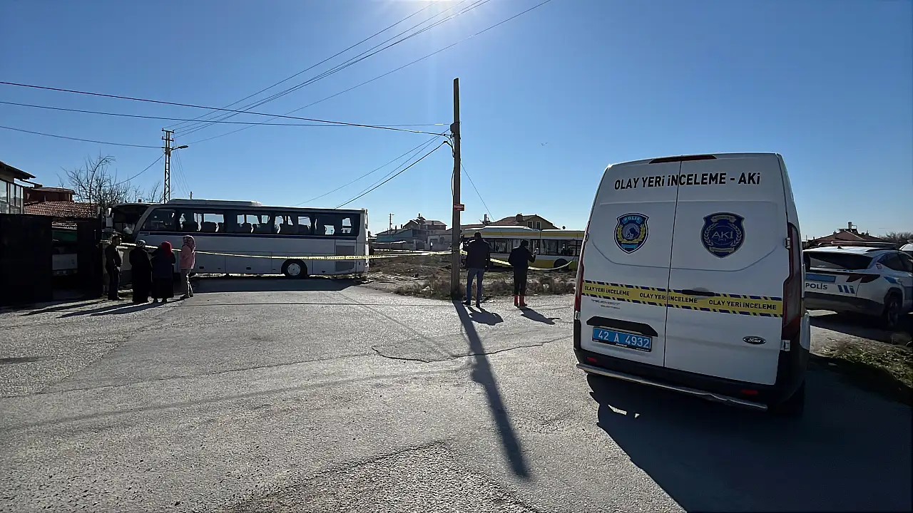Konya'da servis aracı ve belediye otobüsü çarptı: Çok sayıda yaralı var