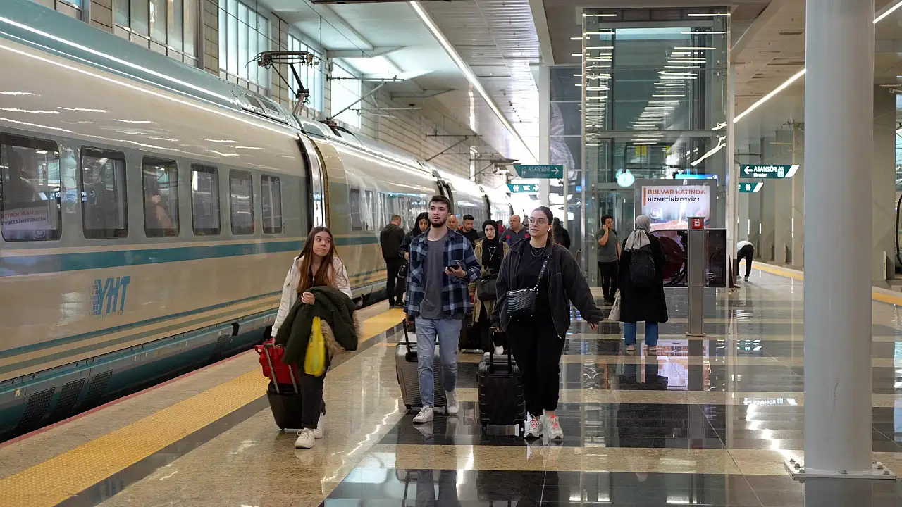 YHT ağının altın üçgeni: Ankara-İstanbul-Konya hattında yolcu rekoru