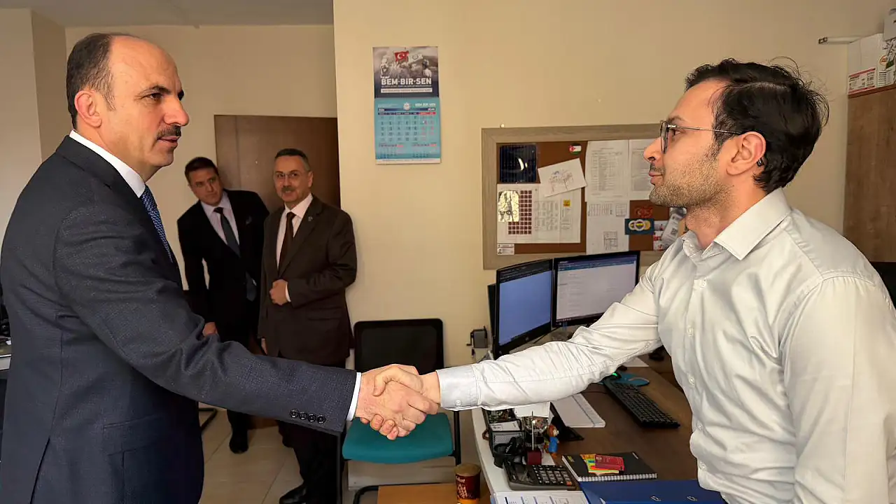 Başkan Altay, belediye birimlerini ziyaret ederek çalışanlarla buluştu