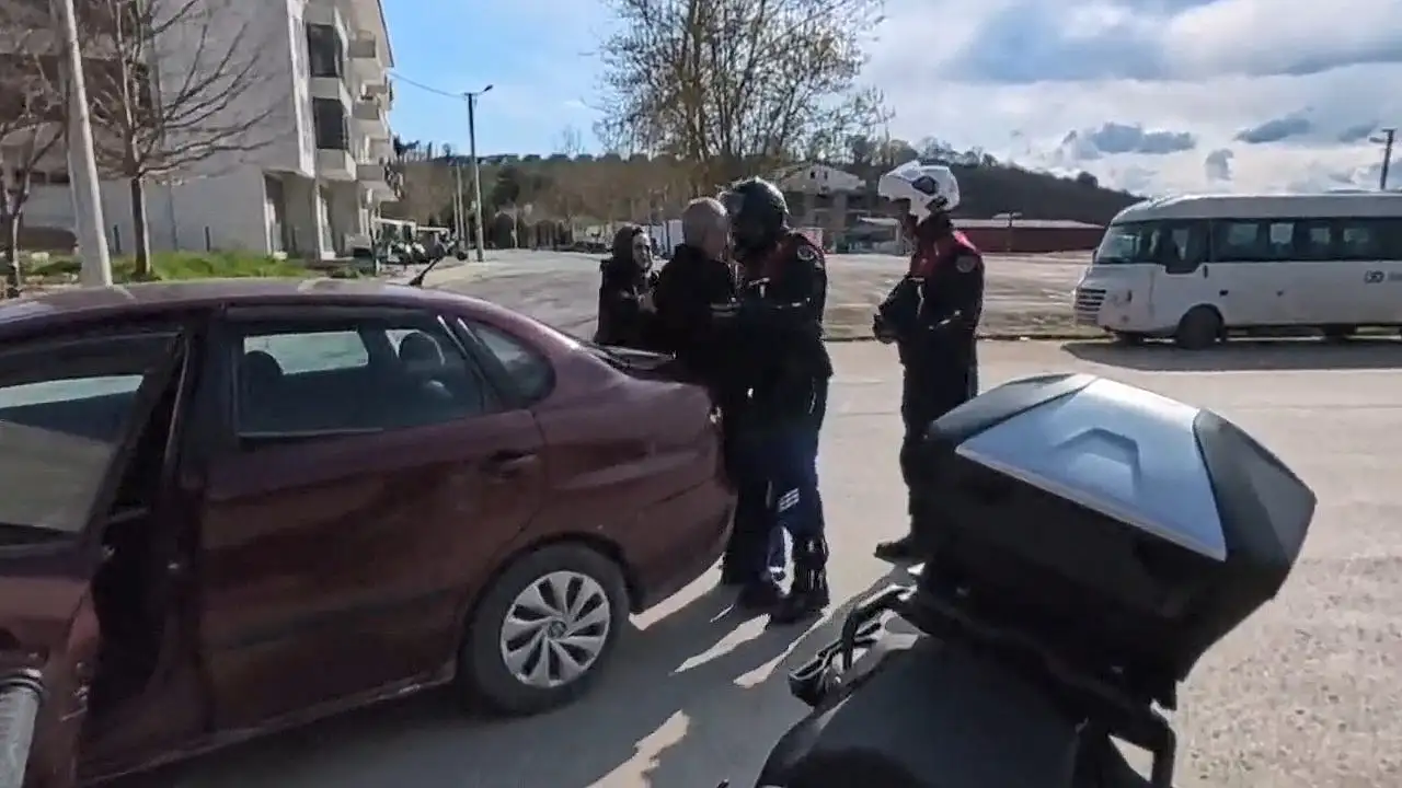 Jandarmadan trafikte hayat kurtaran kritik müdahale