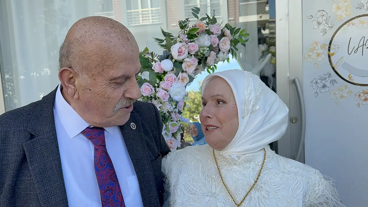 Kaçarak evlenen çift 52 yıl sonra hayallerini gerçekleştirdi