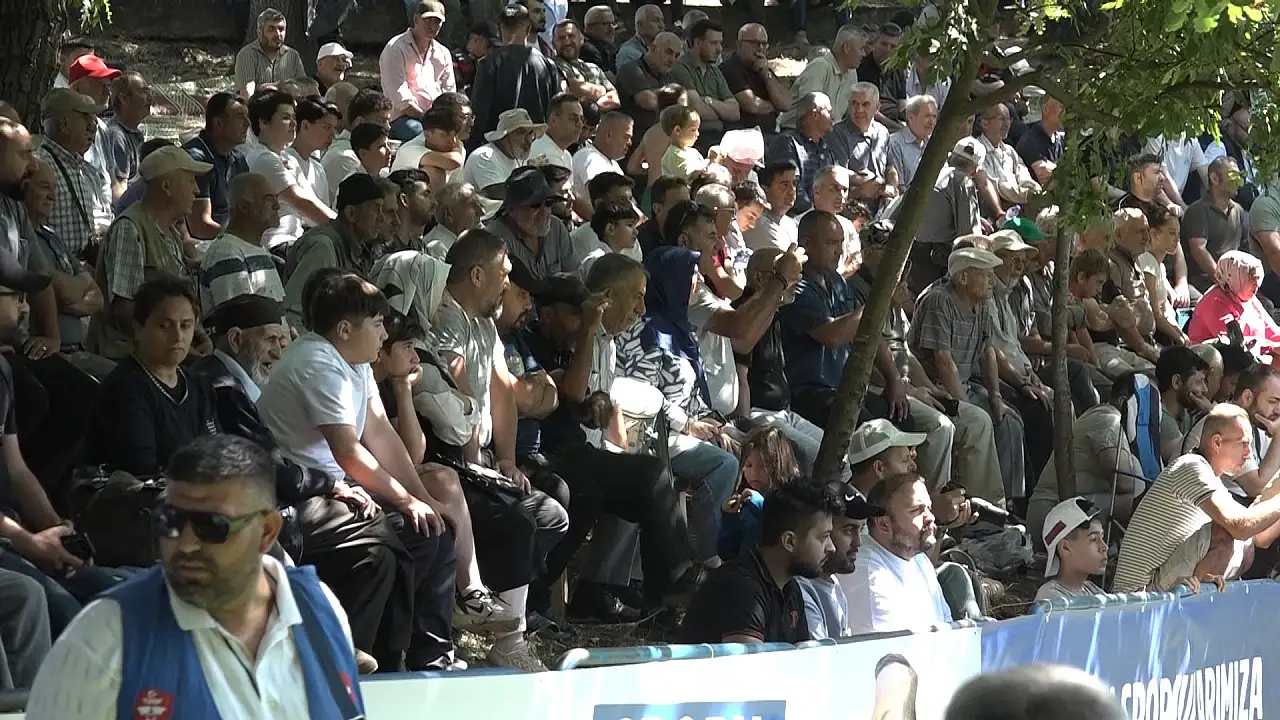 Yönetim kadınlara geçti! Erkeklerin girmesi yasaklandı