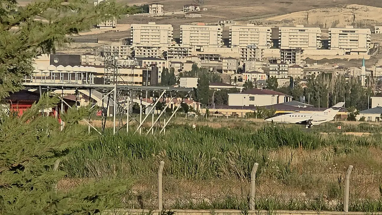10 yaşındaki çocuk için Ambulans uçak ve helikopter aynı anda havalandı