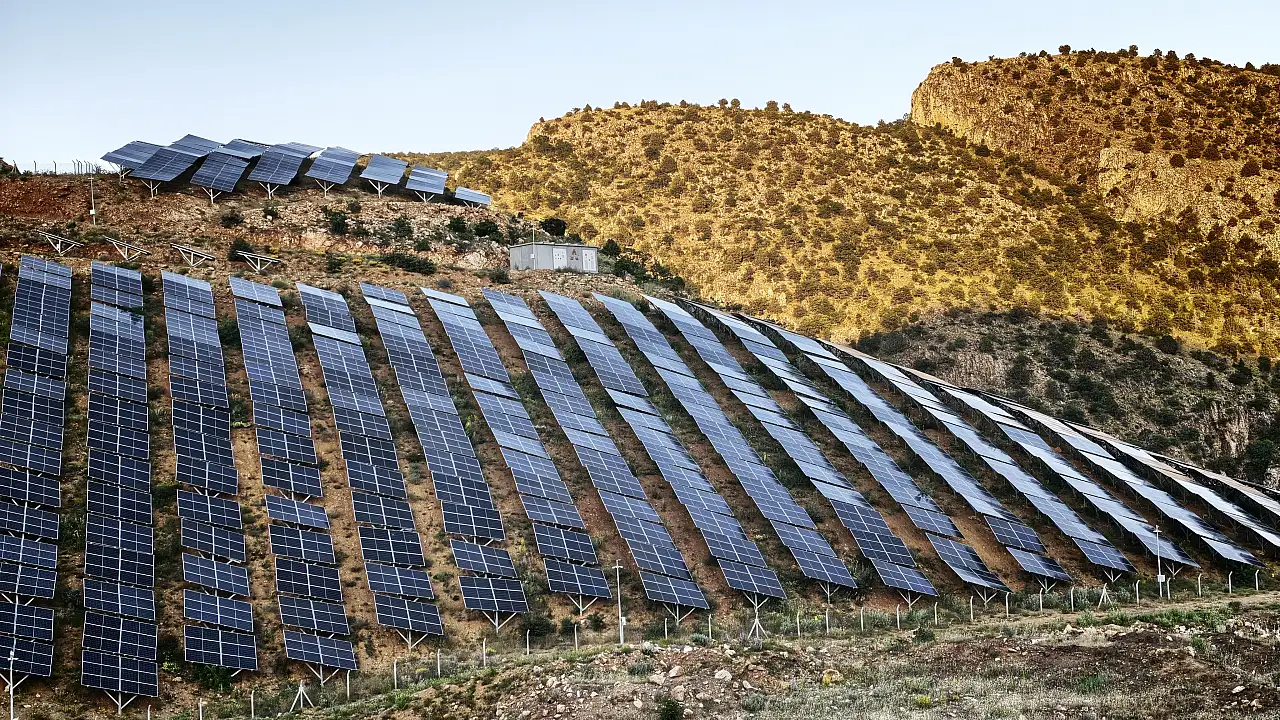 Konya'nın dev barajında çifte üretim: Hem su hem de elektrik akıyor!