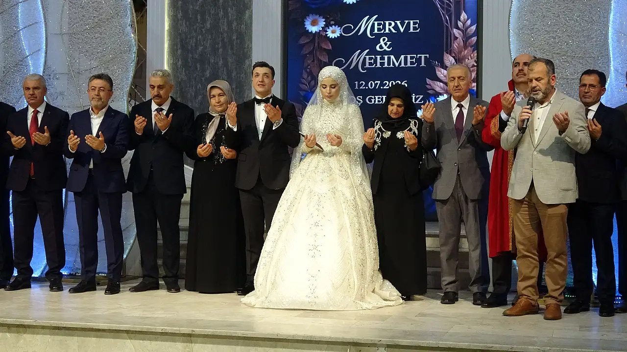 Bakan Yumaklı Konya'da genç çift için 'evet' dedi