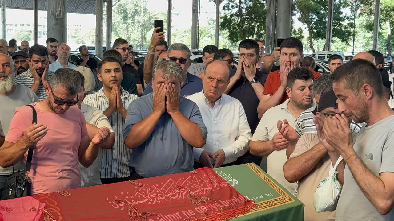 Konya'nın simgesi sonsuzluğa kırmızılarla uğurlandı!