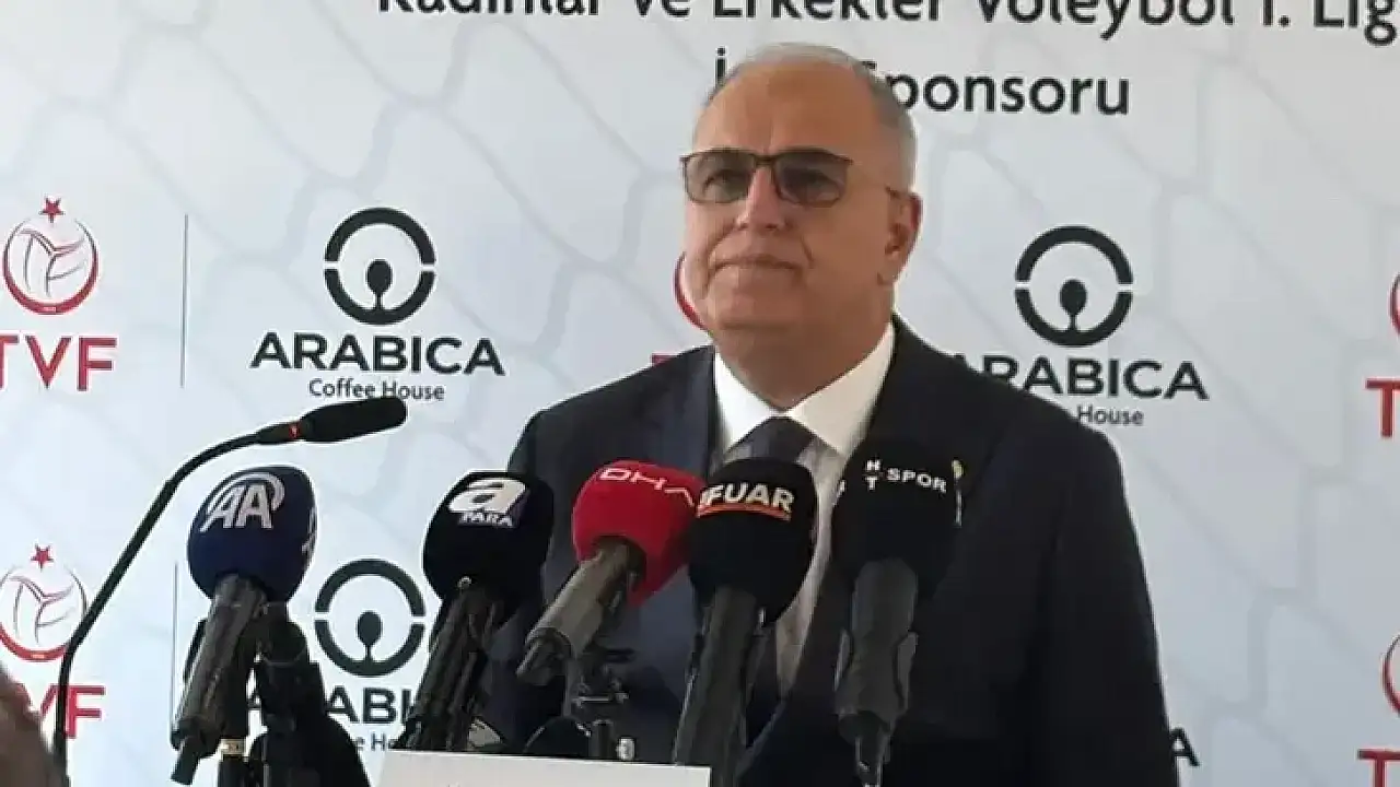 Mehmet Akif Üstündağ kimdir? Mehmet Akif Üstündağ eşi kimdir? Mehmet Akif Üstündağ voleybol oynadı mı?