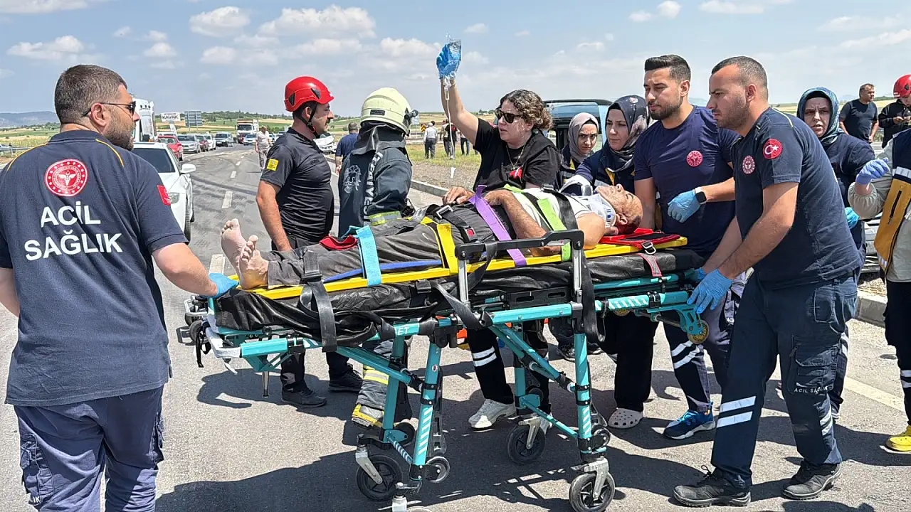 Konya'da feci kaza: 1'i ağır 5 yaralı
