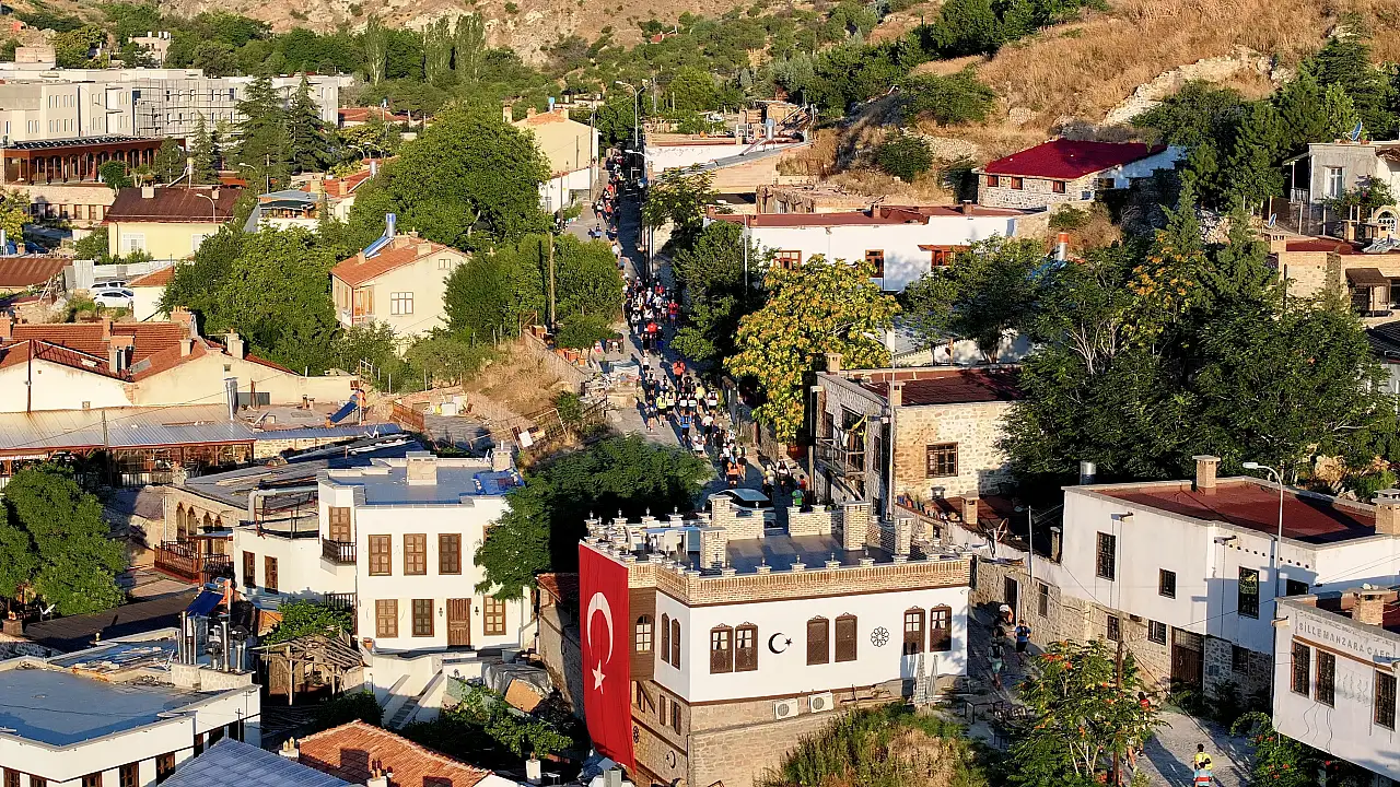 Konya'da ilk kez gerçekleşti! 1.300 sporcu aynı heyecanı yaşadı