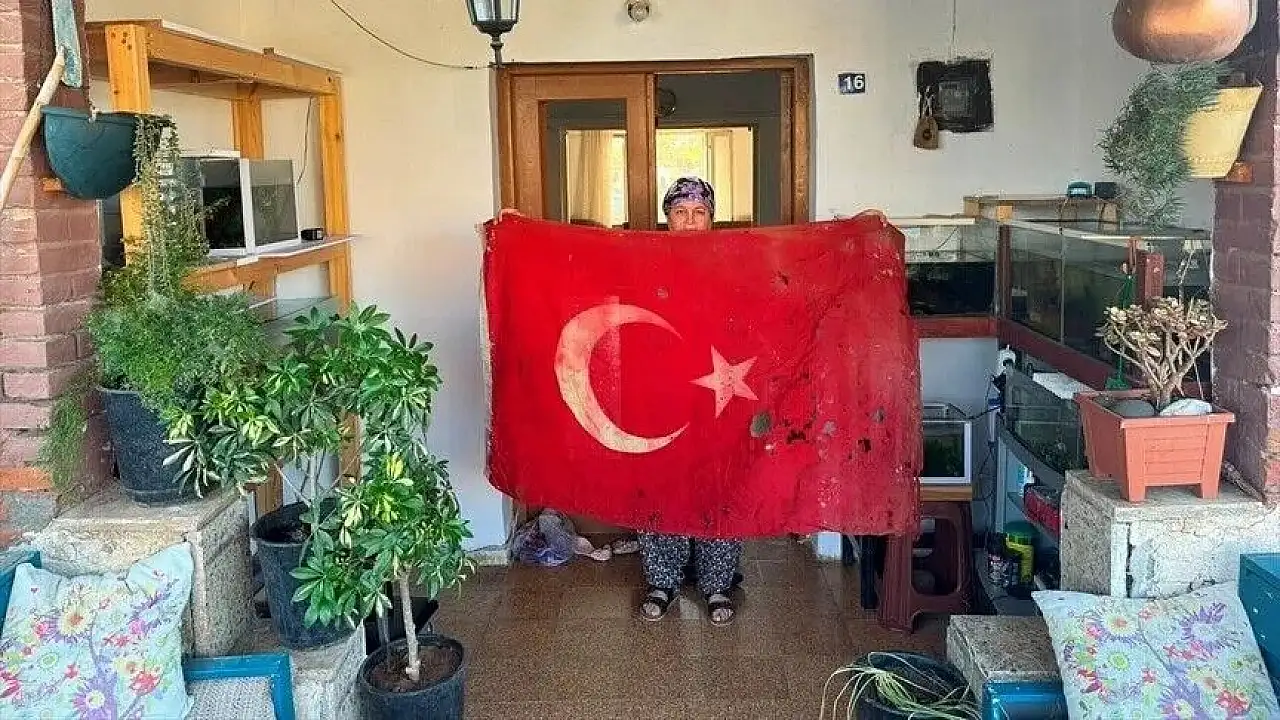 Yırtıkları zaferin izleri oldu! Aynur Teyze 36 yıl sakladı, şimdi uzmanlar koruyacak
