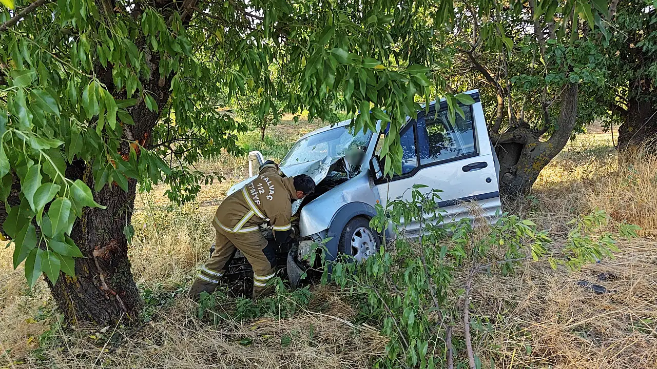 Hafif ticari araç patpata çarptı! 1 ölü, 5 yaralı