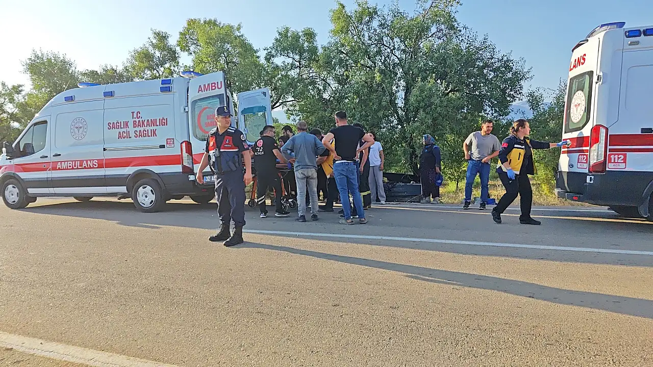 Hafif ticari araç patpata çarptı! 1 ölü, 5 yaralı