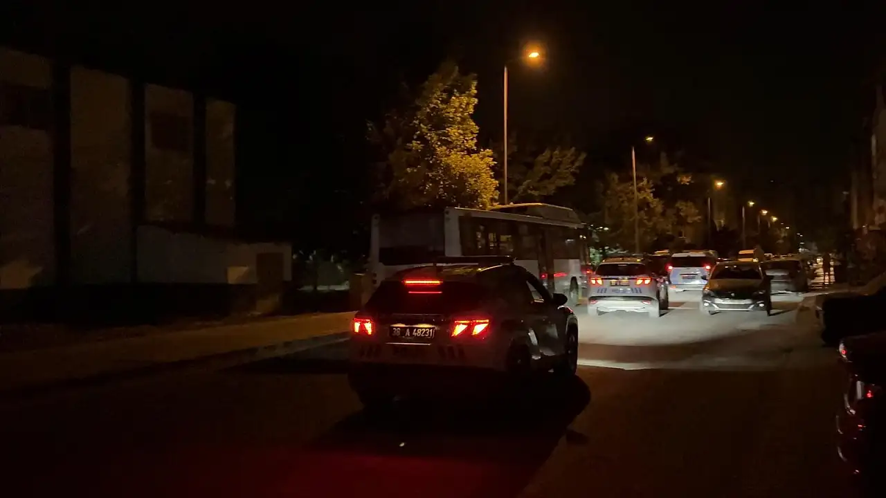 16 yaşındaki çocuk yüzünden bıçaklandı, olay yerinde gerilim yaşandı
